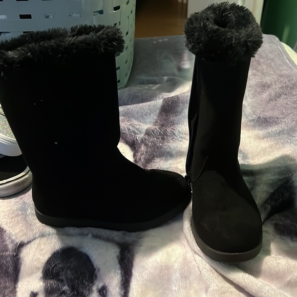 Black Cat & Jack girls boots - Picture 2 of 2